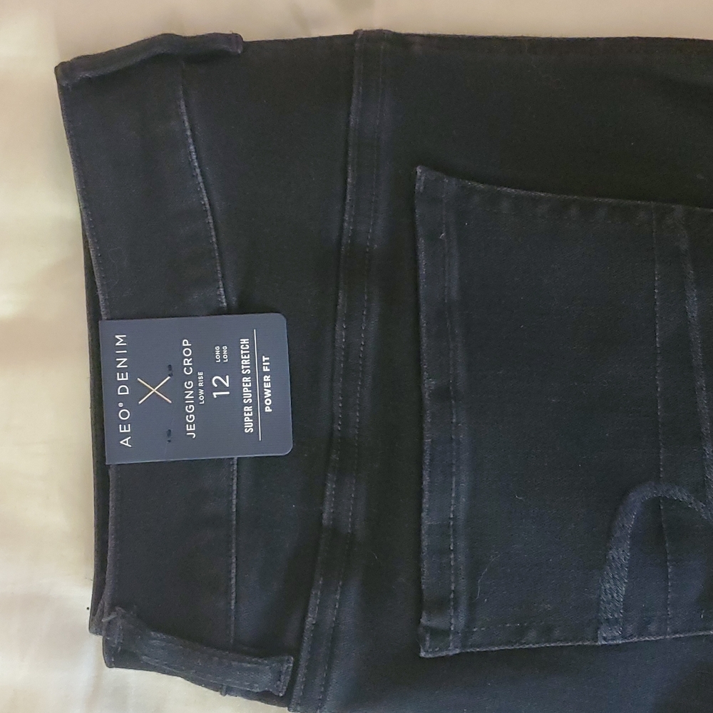 AEO: Distressed Jegging 12 Long (Never Worn)